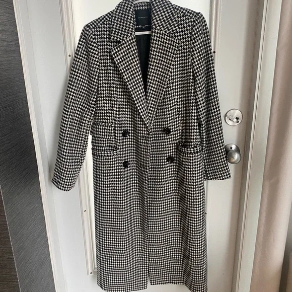 Coat, - Picture 4 of 4